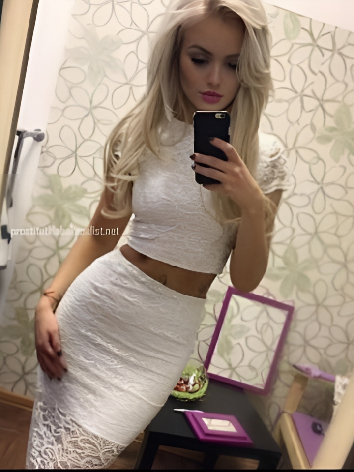 Каролина привлекальеная девушка из Обнинска цена от 10000 руб